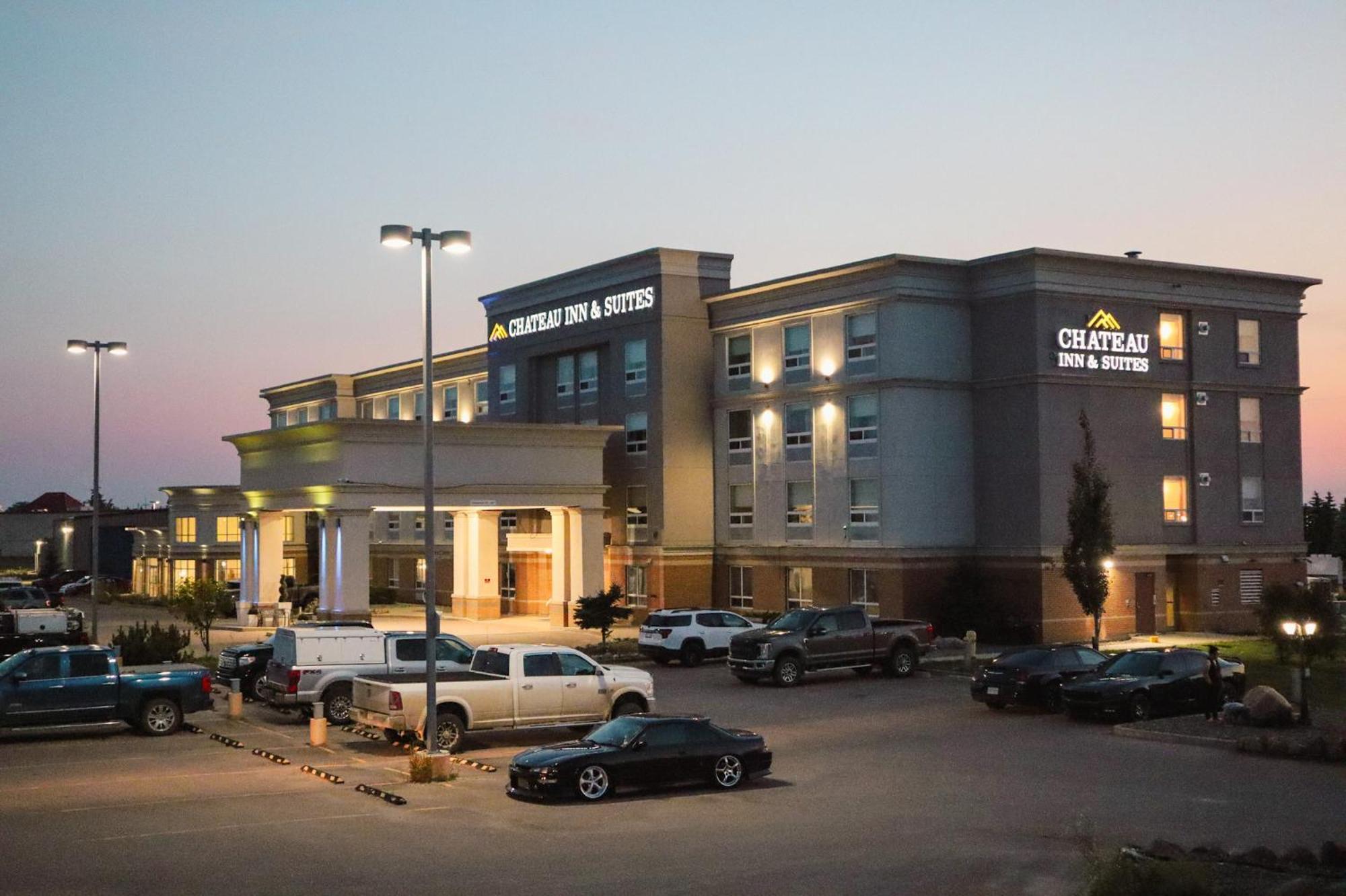 Chateau Inn & Suites Bonnyville Exterior foto